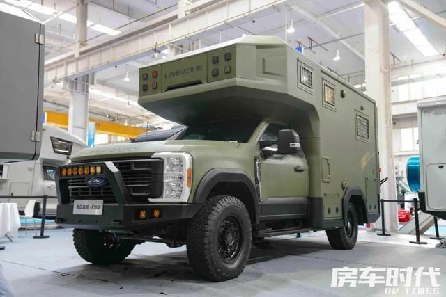 F350房车分时四驱与后差速锁的完美融合j9九游真人游戏第一品牌豪华越野新境界：(图5)