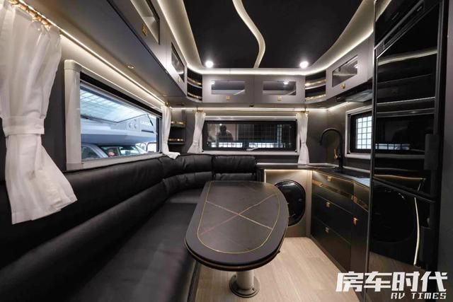 F350房车分时四驱与后差速锁的完美融合j9九游真人游戏第一品牌豪华越野新境界：(图10)