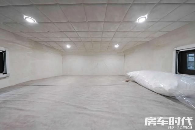 F350房车分时四驱与后差速锁的完美融合j9九游真人游戏第一品牌豪华越野新境界：(图13)