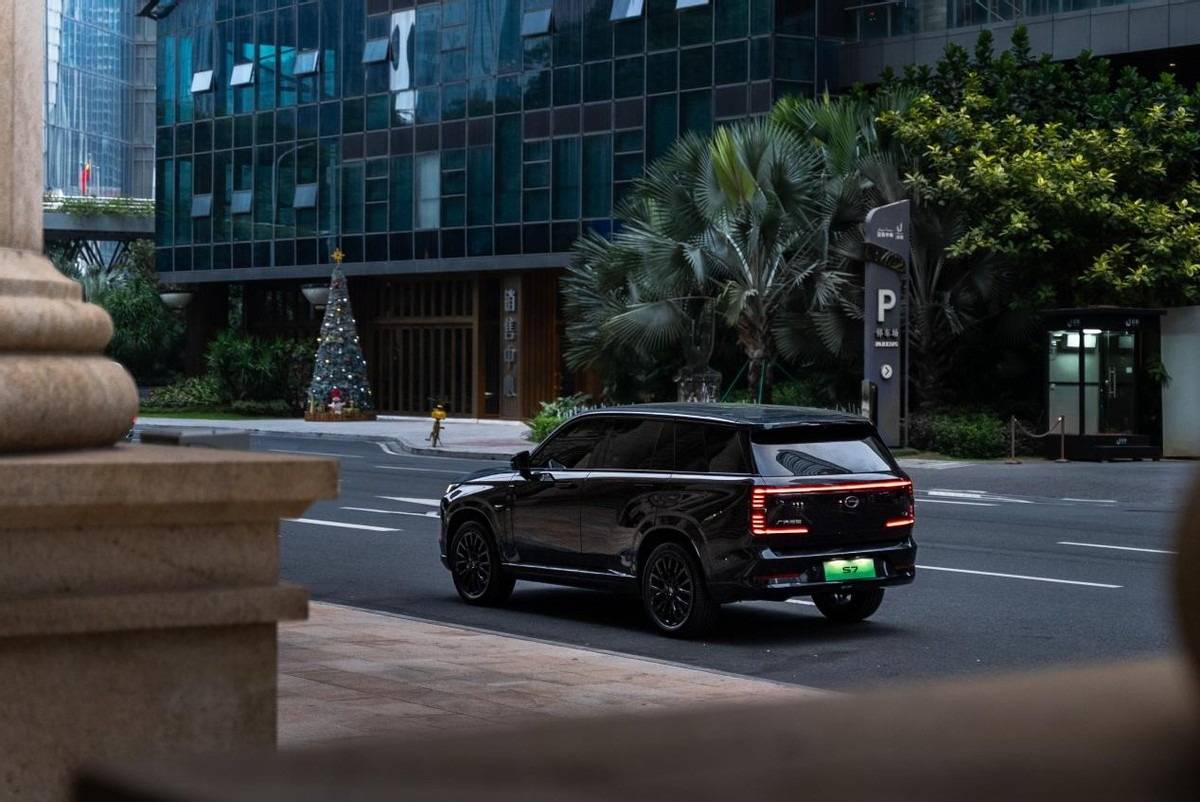 最好的SUV？编辑部吵翻了！九游会网址是多少谁是50万内(图2)